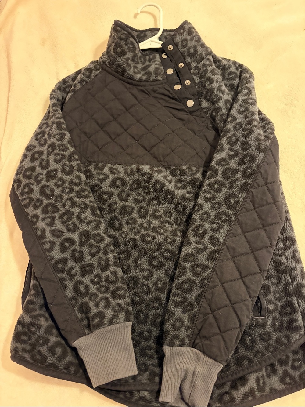 Abercrombie & Fitch Gray Quilted Panel Leopard-Print Pullover Jacket